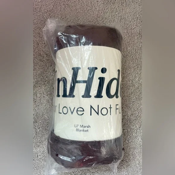 UnHide Lil' Marsh Blanket - Picture 1 of 4